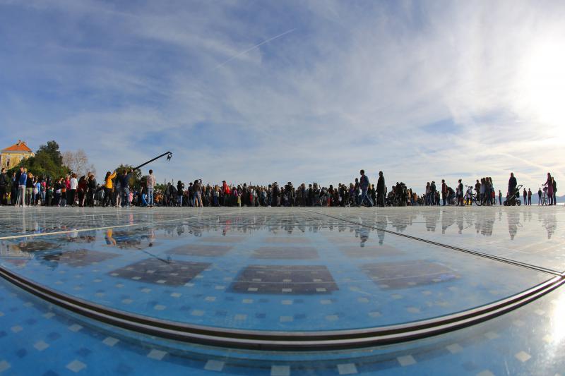 Pozdrav suncu: Snimanje spota uz “Happy” Pharrella Williamsa, Foto: Filip Brala/PIXSELL Pozdrav suncu: Snimanje spota uz “Happy” Pharrella Williamsa, Foto: Filip Brala/PIXSELL