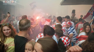 Navijačko ludilo u Zadru za vrijeme i nakon finala Svjetskog prvenstva Navijačko ludilo u Zadru za vrijeme i nakon finala Svjetskog prvenstva