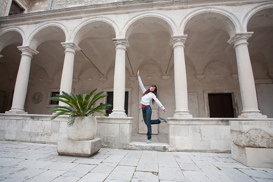 Top model Lorena Dias Terezinho i njena sestra Mara Dias, pronašle davno izgubljenu obitelj u Bibinjama, foto: Leo Banić Top model Lorena Dias Terezinho i njena sestra Mara Dias, pronašle davno izgubljenu obitelj u Bibinjama, foto: Leo Banić
