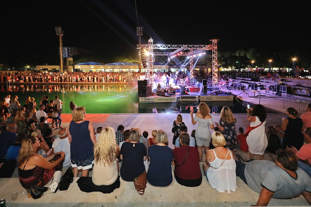 Halid Bešlić maestralno zaključio koncertnu sezonu u Biogradu na Moru