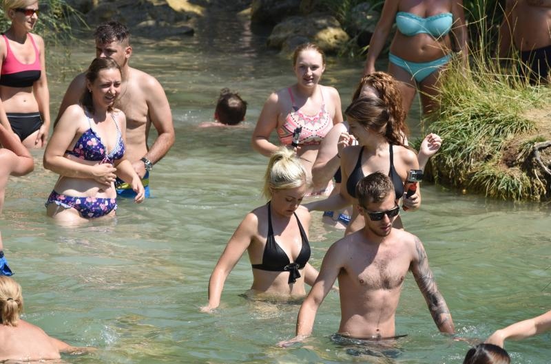 Rješenje za osvježenje: Kupanje u ledenoj rijeci Krki u NP Krka. Photo: Hrvoje Jelavić/PIXSELL