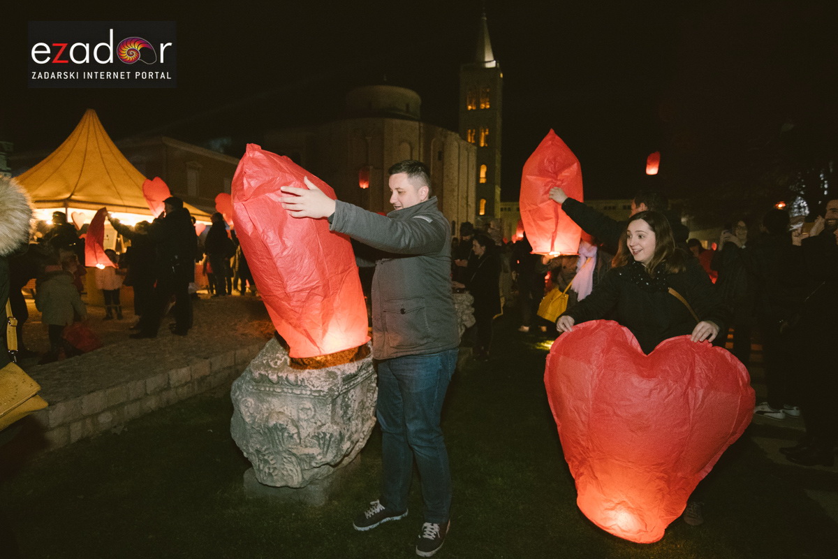 Humanitarni svjetlosni spektakl “Zaželi ljubav 2018.” @ Forum