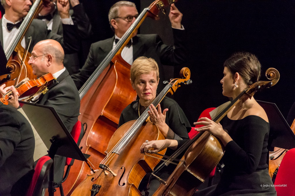 Simfonijski orkestar HRT-a pod ravnjanjem Enrica Dinda otvorio koncertnu sezonu u Zadru Simfonijski orkestar HRT-a pod ravnjanjem Enrica Dinda otvorio koncertnu sezonu u Zadru