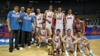 Zadar, 220810
Dvorana Kresimira Cosica.
Trece kolo Svjetskog kupa, kosarkaska utakmica izmedju reprezentacija Hrvatska i Rusija.
Na slici: Pobjednici kupa ekipa Rusije.
Foto: Jure Miskovic / CROPIX Zadar, 220810
Dvorana Kresimira Cosica.
Trece kolo Svjetskog kupa, kosarkaska utakmica izmedju reprezentacija Hrvatska i Rusija.
Na slici: Pobjednici kupa ekipa Rusije.
Foto: Jure Miskovic / CROPIX