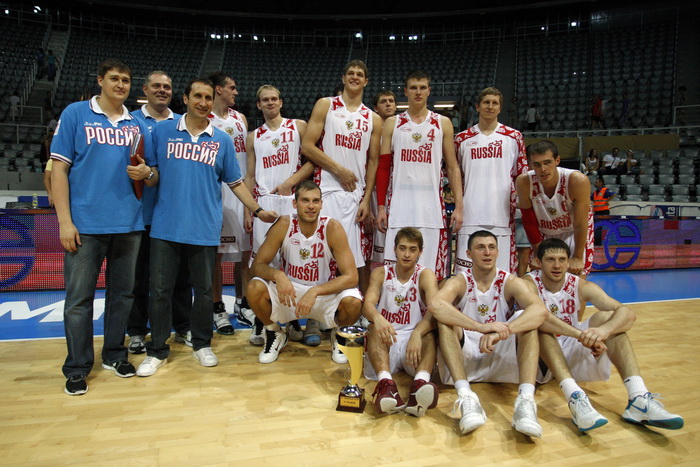 Zadar, 220810
Dvorana Kresimira Cosica.
Trece kolo Svjetskog kupa, kosarkaska utakmica izmedju reprezentacija Hrvatska i Rusija.
Na slici: Pobjednici kupa ekipa Rusije.
Foto: Jure Miskovic / CROPIX Zadar, 220810
Dvorana Kresimira Cosica.
Trece kolo Svjetskog kupa, kosarkaska utakmica izmedju reprezentacija Hrvatska i Rusija.
Na slici: Pobjednici kupa ekipa Rusije.
Foto: Jure Miskovic / CROPIX