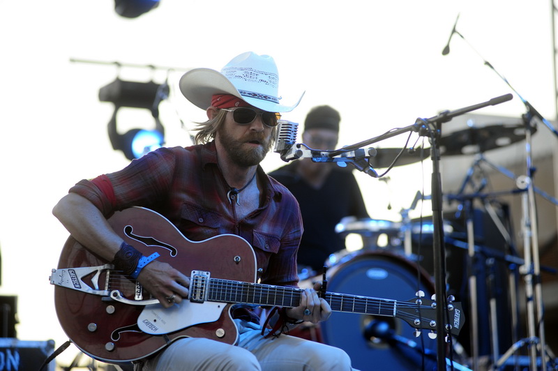 Sibenik, 090811.
Summer eko music festival Terraneo 2011.
Prvog dana na festivalu Terraneo nastupila je grupa Wovenhand.
Foto: Mladen Pobi / CROPIX Sibenik, 090811.
Summer eko music festival Terraneo 2011.
Prvog dana na festivalu Terraneo nastupila je grupa Wovenhand.
Foto: Mladen Pobi / CROPIX