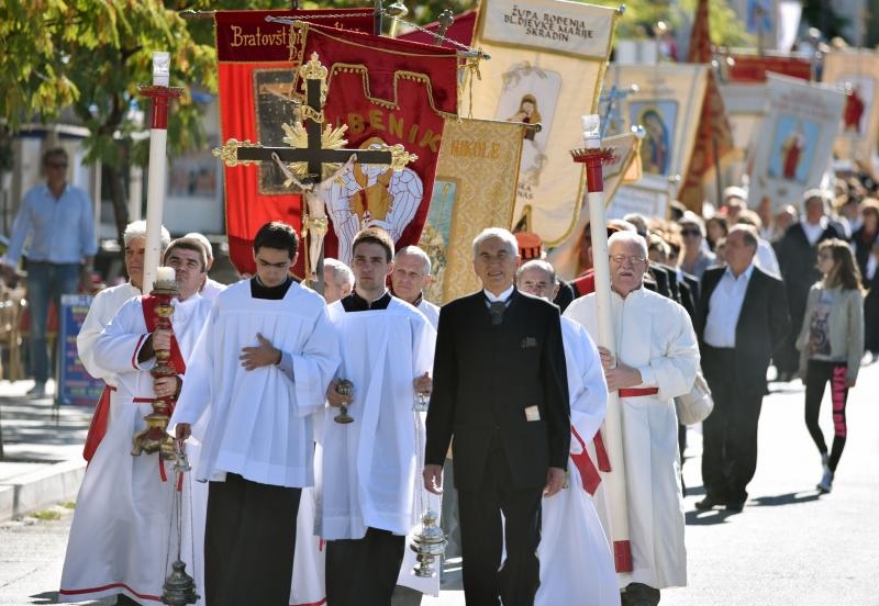 Šibenik: Velikim misnim slavljem i procesijom proslavljen blagdan Sv. Mihovila, Photo: Hrvoje Jelavić/PIXSELL