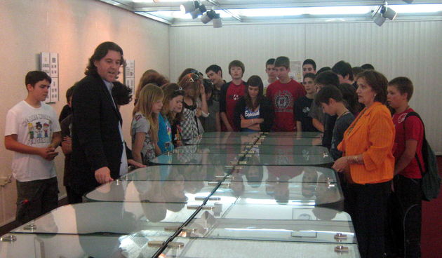 Najljepše poštanske marke, Znanstvena knjižnica