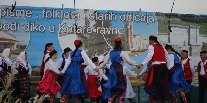 Folklor, ravni kotari, običaji, tradicija Folklor, ravni kotari, običaji, tradicija