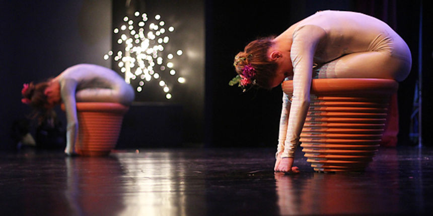 HNK : Plesna čestitka studija Zalet (foto:Saša Čuka) HNK : Plesna čestitka studija Zalet (foto:Saša Čuka)