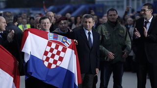 Zagreb, 161112.
Pleso.
Nakon oslobadjajuce presude i provedenih 7 i 5 godina u Haaskom pritvoru, generali Ante Gotovina i Mladen Markac posebnim Vladinim zrakoplovom sletjeli su oko 16h na zagrebacki aerodrom.
Na fotografiji: Mladen Markac, Ante Gotovina,