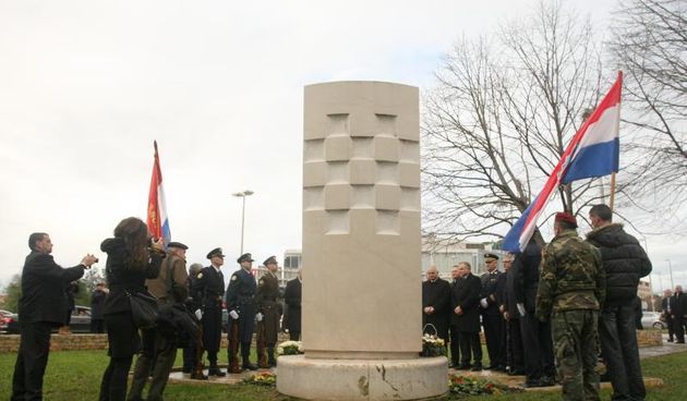 21.01.2014., Zadar – Predsjednik Hrvatskog sabora Josip Leko i ministar branitelja Predrag Matic polozili su vijence u sklopu 21. obljetnice vojno-redarstvene operacije Maslenica ’93. Photo: Dino Stanin/PIXSELL
