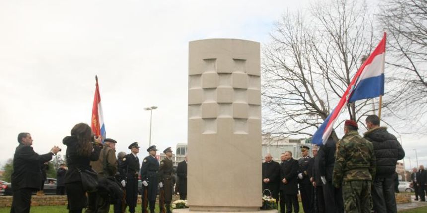 21.01.2014., Zadar – Predsjednik Hrvatskog sabora Josip Leko i ministar branitelja Predrag Matic polozili su vijence u sklopu 21. obljetnice vojno-redarstvene operacije Maslenica ’93. Photo: Dino Stanin/PIXSELL