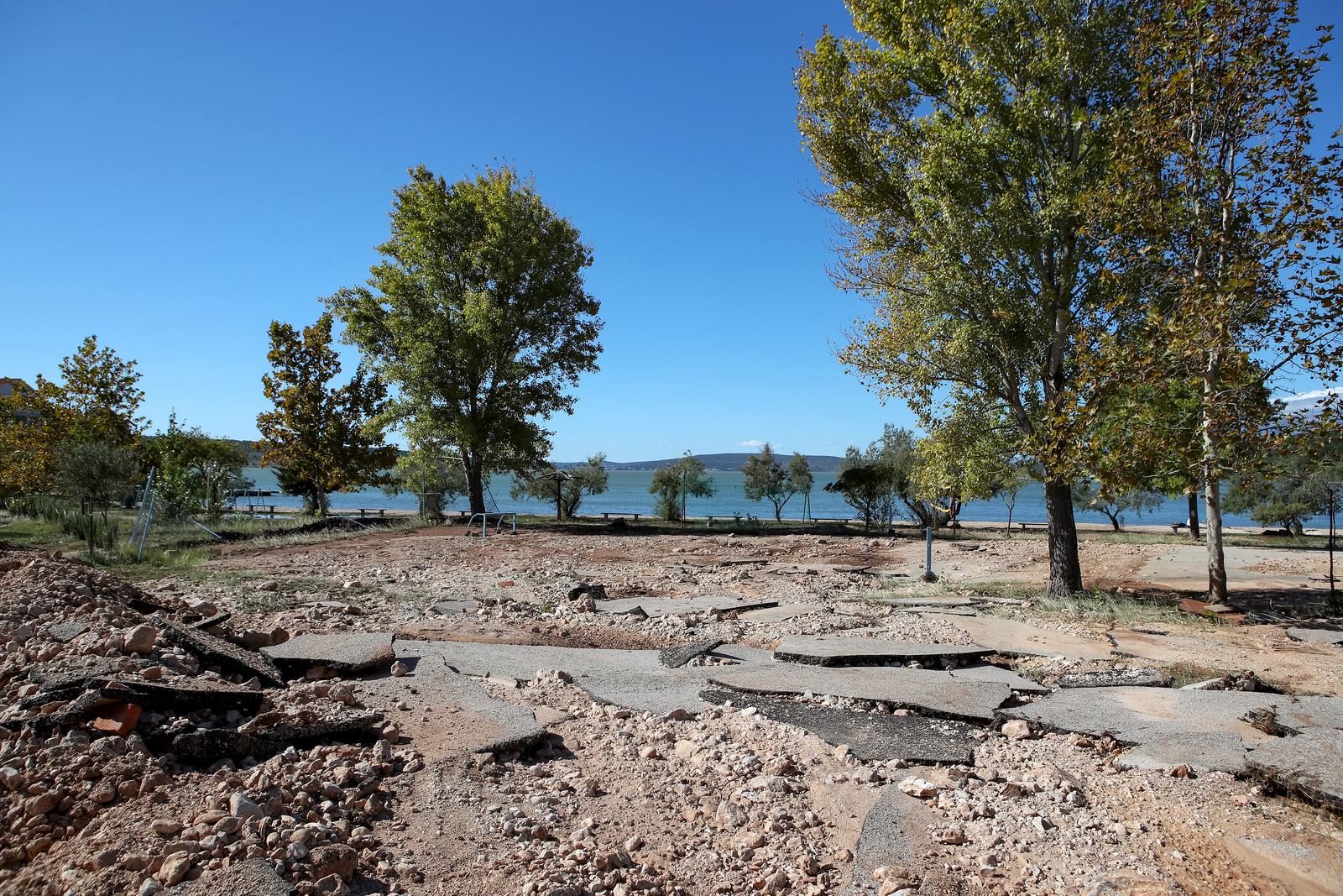 Katastrofalne posljedice bujične poplave u Mekoj Dragi Katastrofalne posljedice bujične poplave u Mekoj Dragi