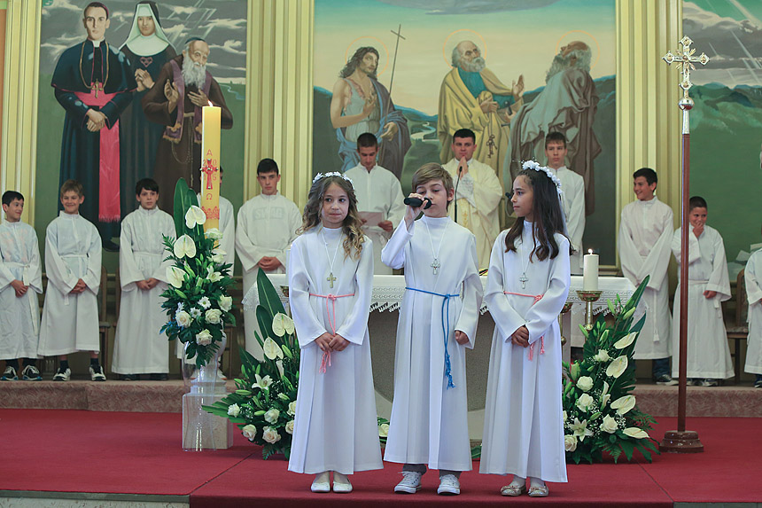 Bibinje: sakrament Prve pričesti, foto-L. Banić Bibinje: sakrament Prve pričesti, foto-L. Banić
