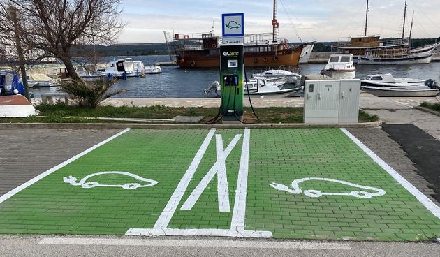 Punionica električnih vozila na Pašmanu krenula s radom