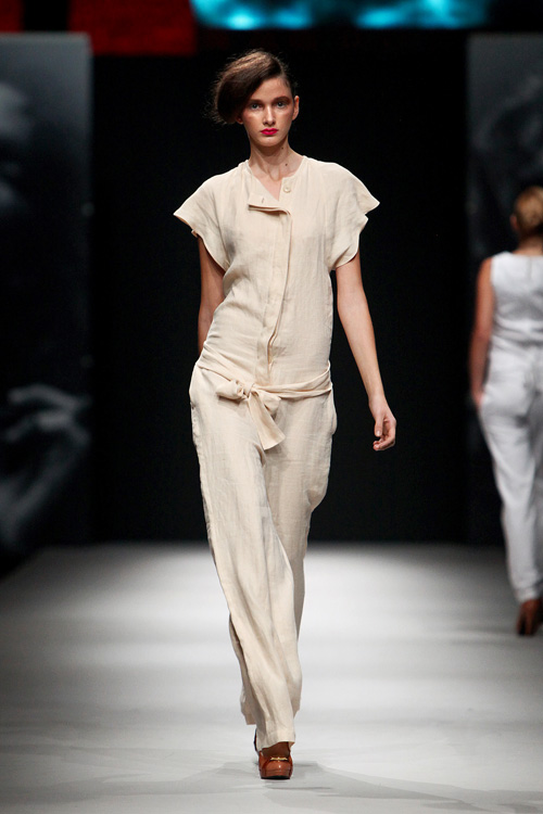 Jučer je završeno izdanje Cro A Porter-a @ LAUBA na kojem su svoje kolekcije predstavili: Ivona Martinko, Jelena Aleksić, Etna Maar, SPIRIT by T.B./ Tomislav Bahorić Jučer je završeno izdanje Cro A Porter-a @ LAUBA na kojem su svoje kolekcije predstavili: Ivona Martinko, Jelena Aleksić, Etna Maar, SPIRIT by T.B./ Tomislav Bahorić