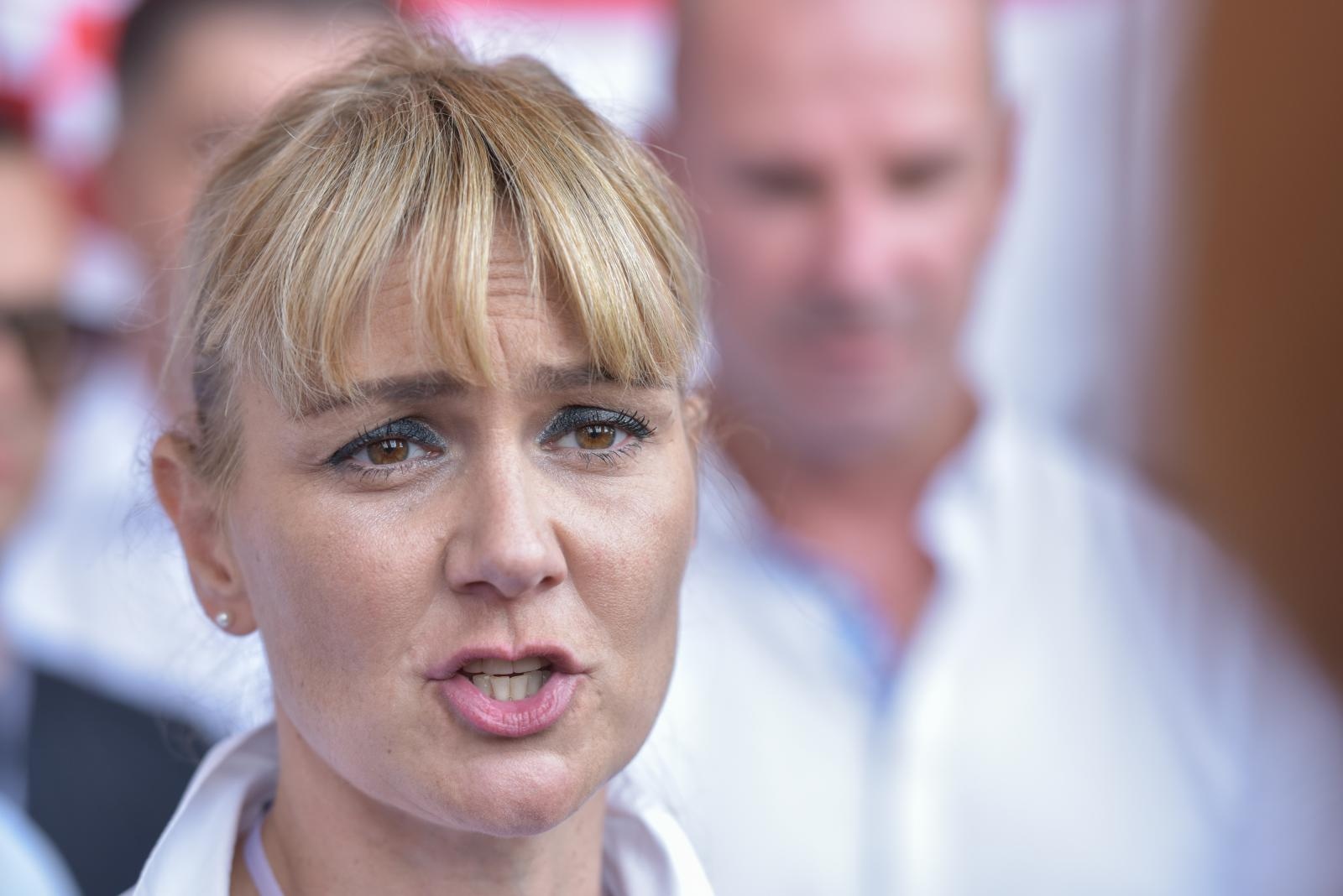 Bruna Esih u Zadru izabrana za predsjednicu Neovisnih za Hrvatsku Bruna Esih u Zadru izabrana za predsjednicu Neovisnih za Hrvatsku