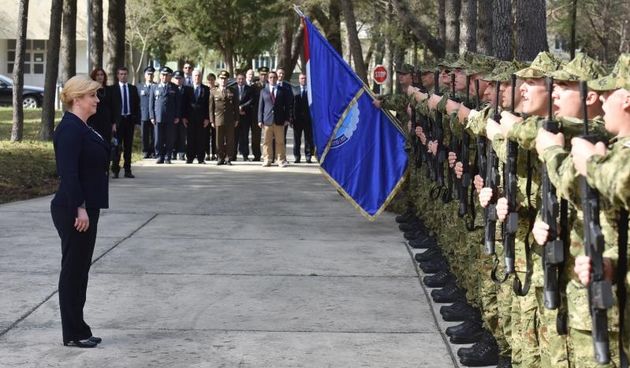 Predsjednica Kolinda Grabar-Kitarović posjetila 93. zrakoplovnu bazu Zemunik. Foto: Dino Stanin/PIXSELL