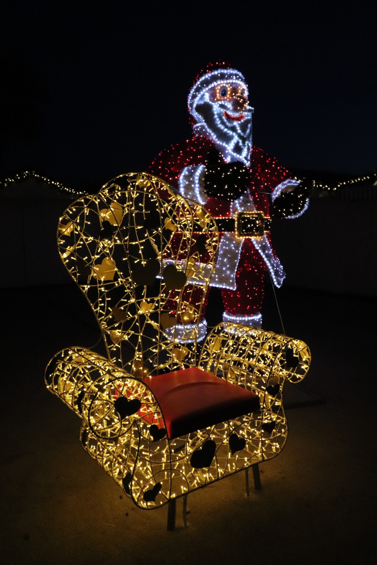 Božićna svjetla i adventski ugođaj na Viru