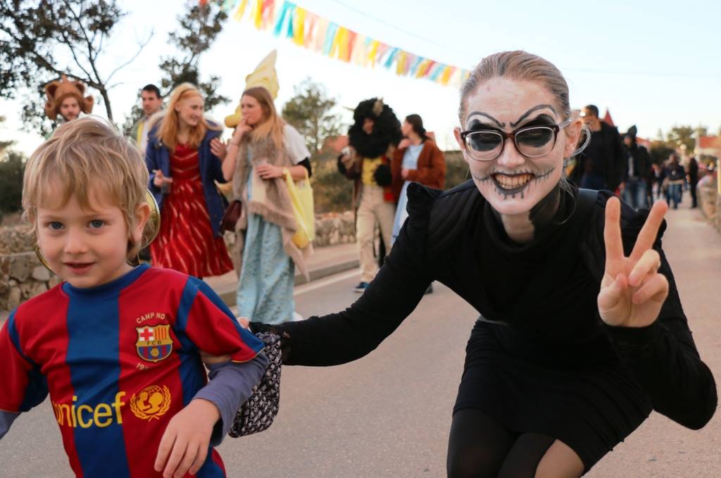 2. Međunarodna karnevalska povorka Virskih maškara