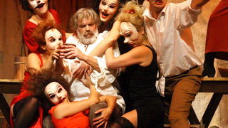 Zadar, 181010.
Kazalista lutaka Zadar u crkvi Sv. Dominika, veceras je premijerno izvelo predstava Michelangelo Buonarroti nastala prema drami Miroslava Krleze. Reziju i prilagodbu teksta potpisuje Drazen Ferencina, Michelangela igra Zlatko Kosta, a lik p Zadar, 181010.
Kazalista lutaka Zadar u crkvi Sv. Dominika, veceras je premijerno izvelo predstava Michelangelo Buonarroti nastala prema drami Miroslava Krleze. Reziju i prilagodbu teksta potpisuje Drazen Ferencina, Michelangela igra Zlatko Kosta, a lik p