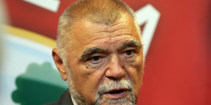 Varazdin, 100909.
Hrvatski predsjednik Stjepan Mesic u sluzbenom je posjetu Varazdinu, otvorio je dogradjeni dio zgrade prve Gimnazije Varazdin, te posjetio poslovni sustav Vindija.
Foto: Zeljko Hajdinjak / Cropix