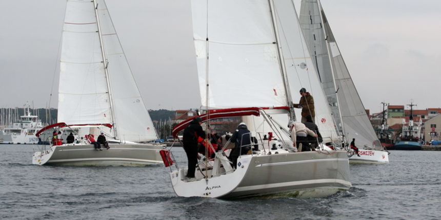 Zadar, 140211.
Na Valentinovo se odrzala regata u kojoj se 10-ak jedrilica natjecalo ispred biogradske rive. Organizator je jedrilicarski klub Biograd.
Foto: Vladimir Ivanov / CROPIX Zadar, 140211.
Na Valentinovo se odrzala regata u kojoj se 10-ak jedrilica natjecalo ispred biogradske rive. Organizator je jedrilicarski klub Biograd.
Foto: Vladimir Ivanov / CROPIX