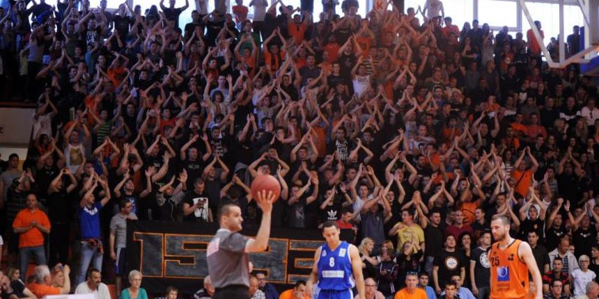 A-1 kosarkaska liga za prvaka. 11.kolo. GKK SIbenik-Zadar 71-63. Photo: Hrvoje Jelavic/PIXSELL A-1 kosarkaska liga za prvaka. 11.kolo. GKK SIbenik-Zadar 71-63. Photo: Hrvoje Jelavic/PIXSELL