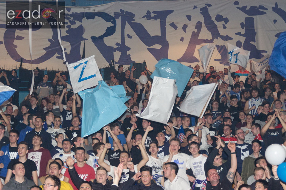 Humanitarno gledanje utakmice Zadar-Cibona u Jazinama Humanitarno gledanje utakmice Zadar-Cibona u Jazinama