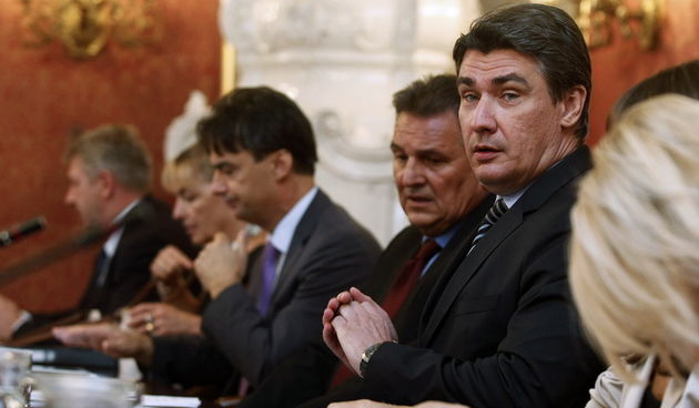 Zagreb, 230812.
Banski dvori.
Markov trg.
Redovita sjednica vlade, prva nakon godisnjih odmora.
Na slici: Zoran Milanovic.
Foto: Goran Mehkek / CROPIX