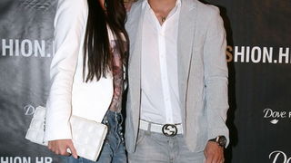 Zagreb, 300911.
Zagrebacki velesajam.
Modna revija Dove Fashion.hr proljece – ljeto 2012.
Na slici: Louis Ibanez u zenskom drustvu.
Foto: Biljana Gaurina / CROPIX Zagreb, 300911.
Zagrebacki velesajam.
Modna revija Dove Fashion.hr proljece – ljeto 2012.
Na slici: Louis Ibanez u zenskom drustvu.
Foto: Biljana Gaurina / CROPIX