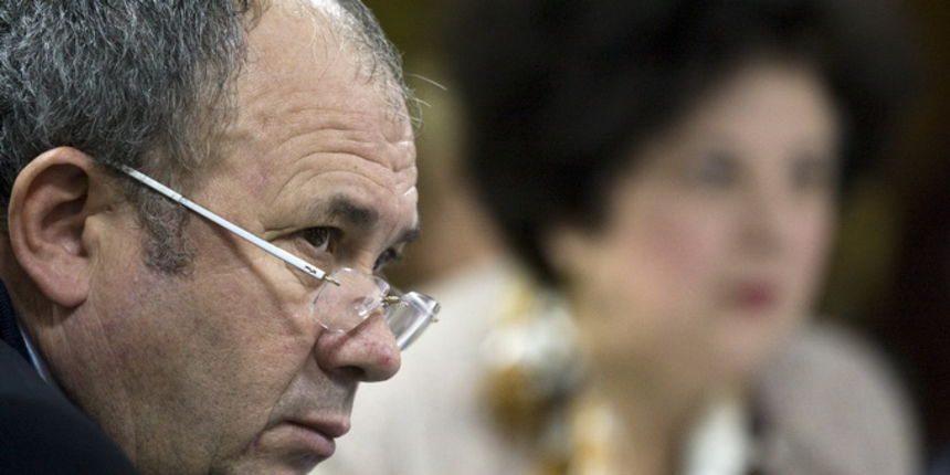 Split, 271212.
U Banovini je odrzana sjednica Gradskog vijeca grada Splita na kojoj su dvije glavne tocke bile proracun za 2013. godinu i financijska pomoc KK Splitu.
Na fotografiji: Zeljko Kerum.
Foto: Ante Cizmic / CROPIX Split, 271212.
U Banovini je odrzana sjednica Gradskog vijeca grada Splita na kojoj su dvije glavne tocke bile proracun za 2013. godinu i financijska pomoc KK Splitu.
Na fotografiji: Zeljko Kerum.
Foto: Ante Cizmic / CROPIX