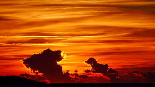 Punta Skala: Sunce tone u beskraj valova