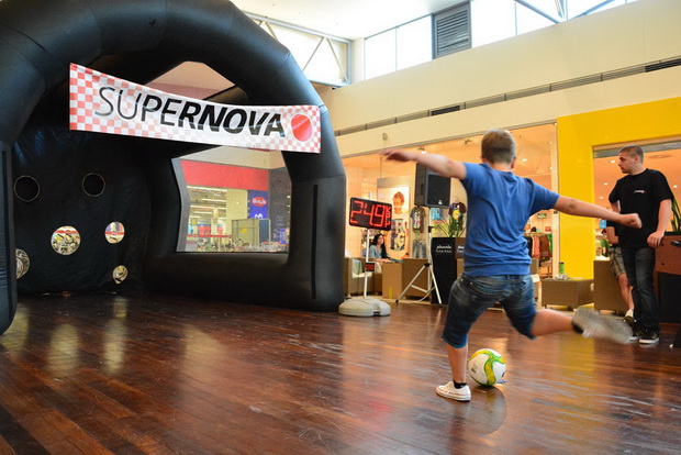 Supernova: Nogometno ludilo i izvlačenje dobitnika automobila Audi A1 Supernova: Nogometno ludilo i izvlačenje dobitnika automobila Audi A1