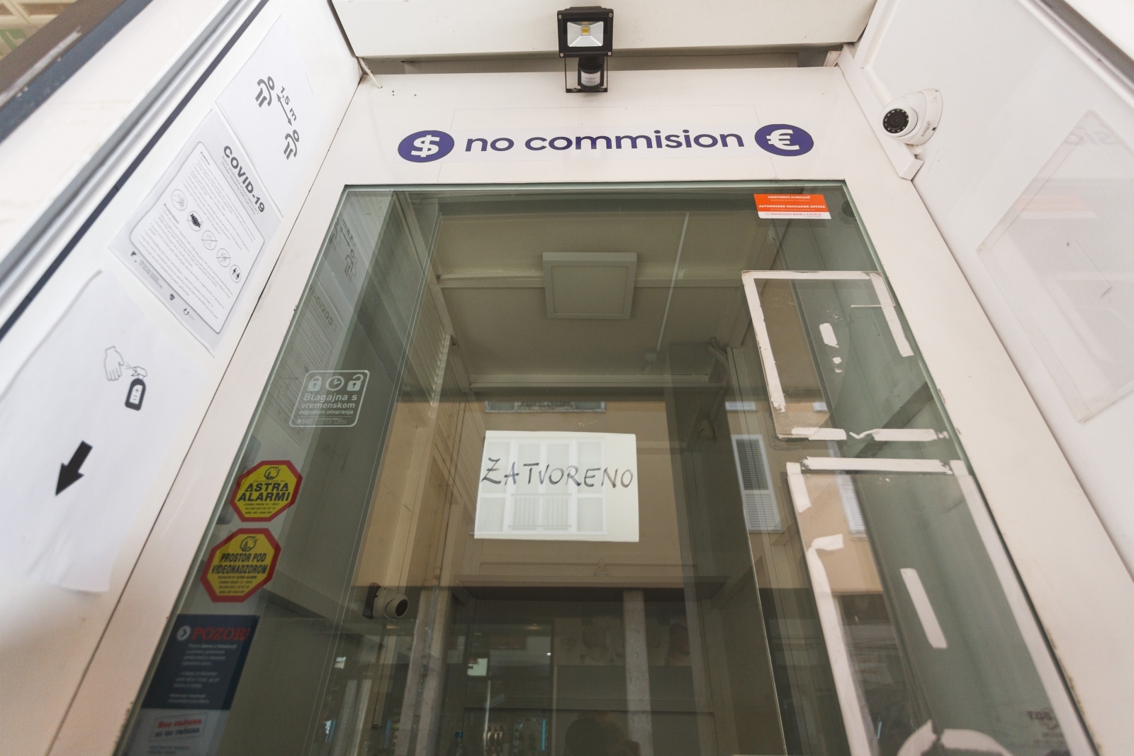 Zatvorene butige i poluprazan zadarski Poluotok Zatvorene butige i poluprazan zadarski Poluotok