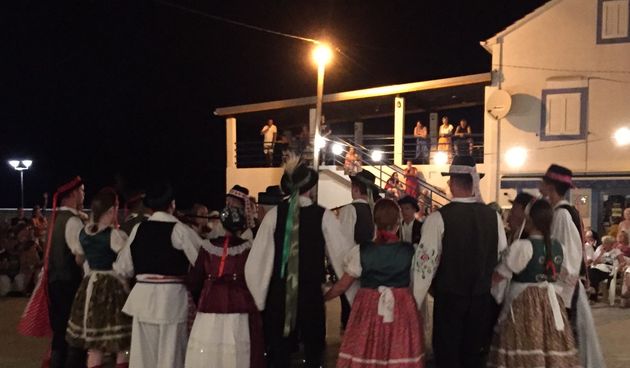 Folklora večer obilježila prošli vikend na Olibu