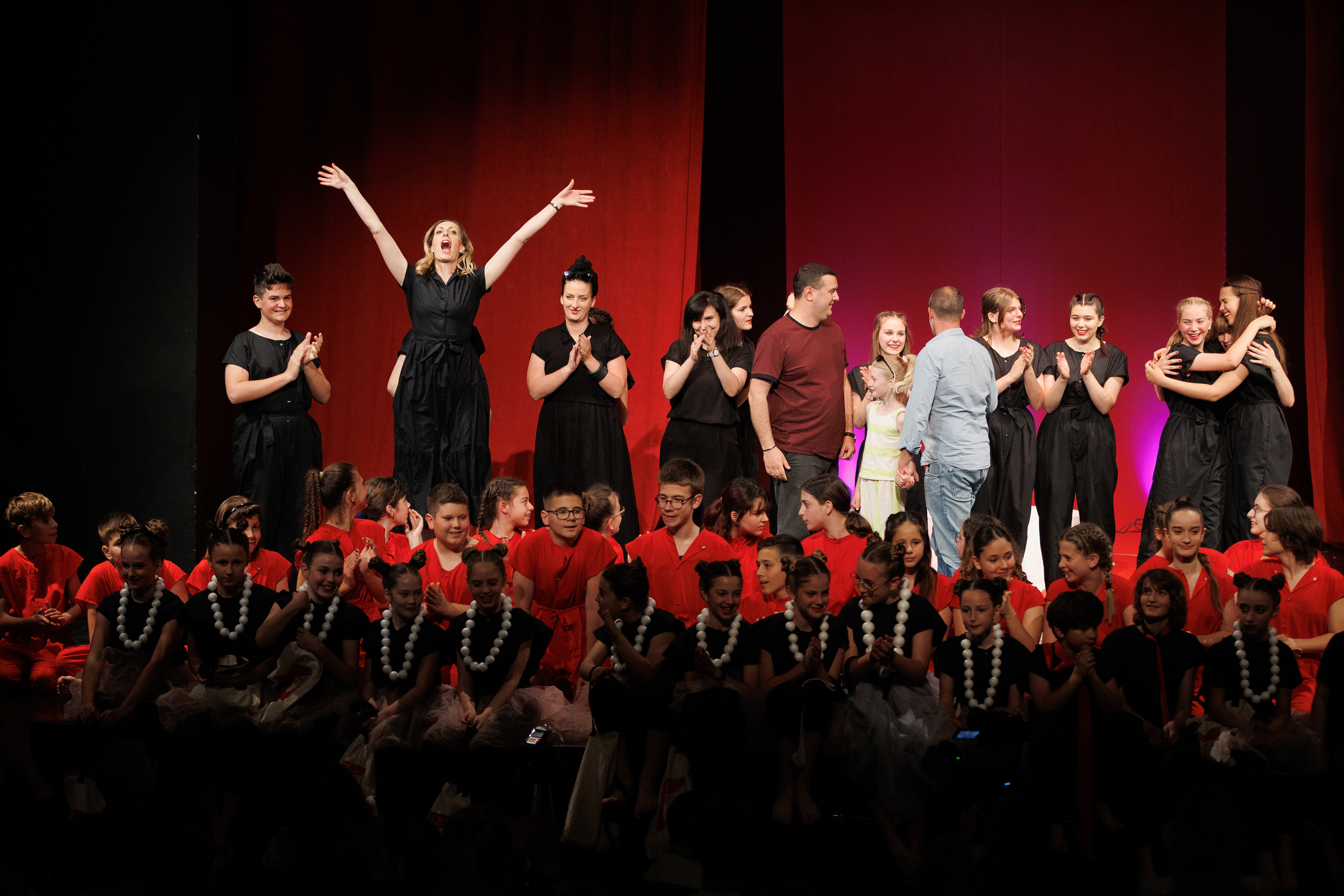 Igrajmo se: Zabranjeno mlađima od 15 strana A