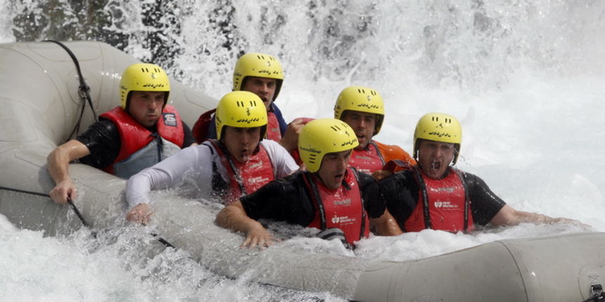 Obrovac, 300411.
6. hrvatska rafting regata Zrmanja 2011. ove godine odrzana je 29. i 30. travnja na rijeci Zrmanji. Organizator regate je Riva rafting centar d.o.o., putnicka agencija iz Obrovca, a suorganizatori su Hrvatski kajakaski savez, Hrvatska tur