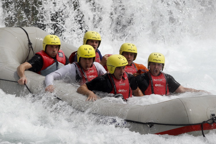 Obrovac, 300411.
6. hrvatska rafting regata Zrmanja 2011. ove godine odrzana je 29. i 30. travnja na rijeci Zrmanji. Organizator regate je Riva rafting centar d.o.o., putnicka agencija iz Obrovca, a suorganizatori su Hrvatski kajakaski savez, Hrvatska tur