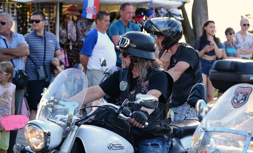 Defile bajkera ulicama Zadra u povodu 10. rođendana Moto kluba Beštije. Foto: Jadra NeveraZD Defile bajkera ulicama Zadra u povodu 10. rođendana Moto kluba Beštije. Foto: Jadra NeveraZD