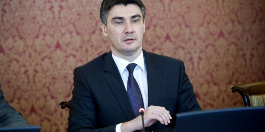 Zagreb, 020212.
Vlada, Banski dvori.
Sjednica vlade.
Na otvorenom dijelu seste sjednice Vlada Republike Hrvatske raspravlja se o Prijedlogu programa za preuzimanje i provedbu pravne stecevine EU za ovu godinu te Nacrtu prijedloga plana uskladjivanja hrvat