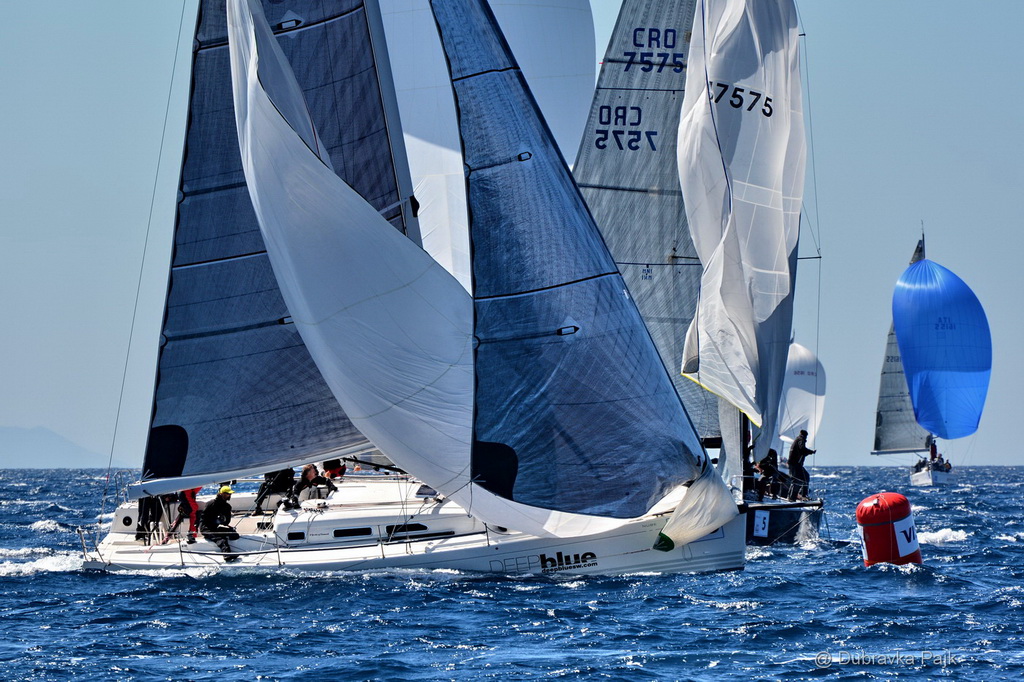 U hvarskom akvatoriju održana XXI. Uskršnja regata U hvarskom akvatoriju održana XXI. Uskršnja regata