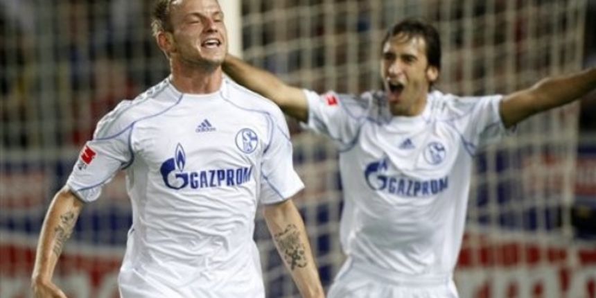 Rakitić i Raul, Foto: AP Photo Rakitić i Raul, Foto: AP Photo