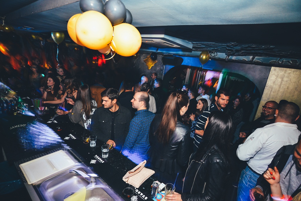 Votka party u Svarog Baru, Foto: Iva Perinčić Votka party u Svarog Baru, Foto: Iva Perinčić