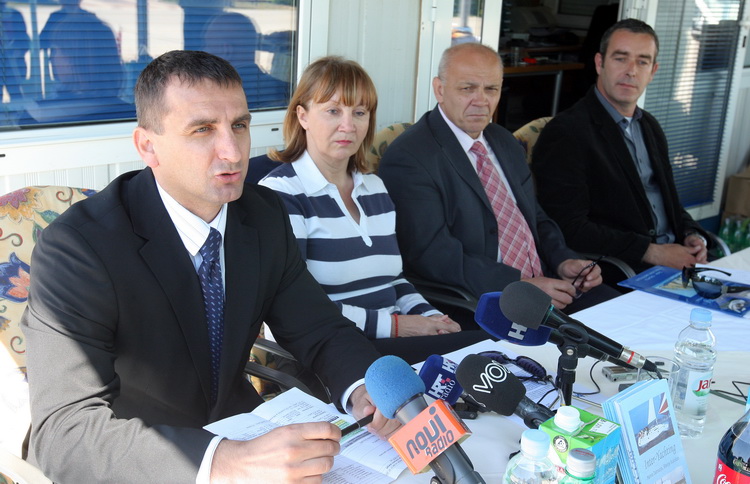 Zadar, 050511.
Tvrtka Inter-Yachting i Zadar, 050511.
Tvrtka Inter-Yachting i