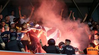Intervencija policije na tribini s navijačima Zadra na utakmici Cibone i Zadra (80-71). Photo: Goran Stanzl/PIXSELL Intervencija policije na tribini s navijačima Zadra na utakmici Cibone i Zadra (80-71). Photo: Goran Stanzl/PIXSELL