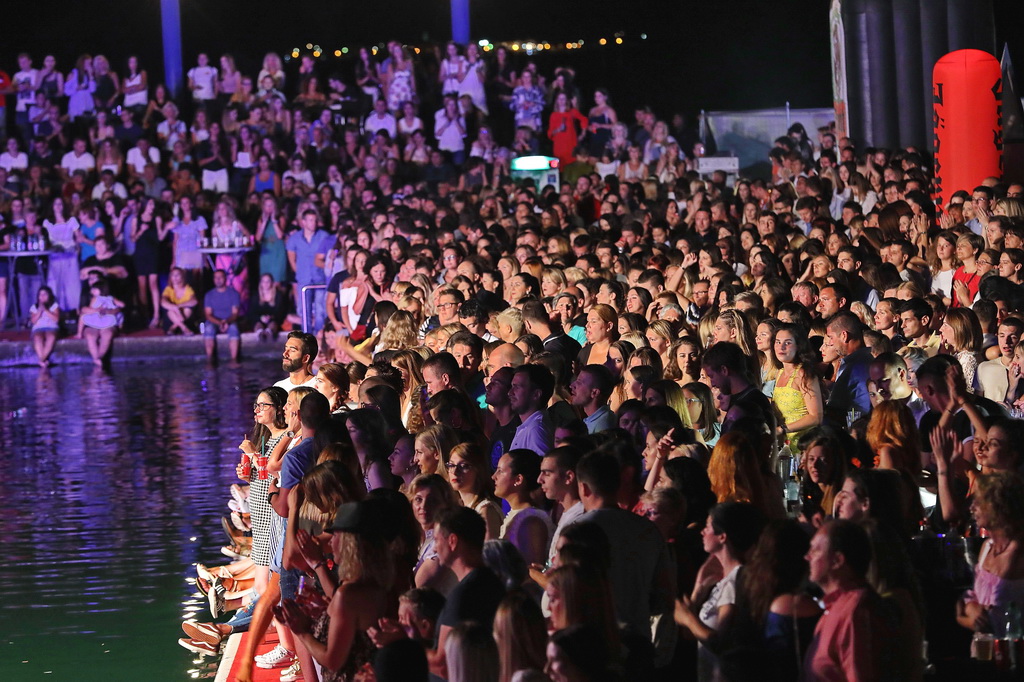 Čudesna Doris Dragović oduševila u Biogradu na Moru Čudesna Doris Dragović oduševila u Biogradu na Moru