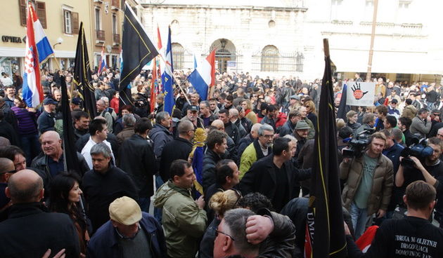 Mirni prosvjed Zajednice braniteljskih udruga Zadarske županije