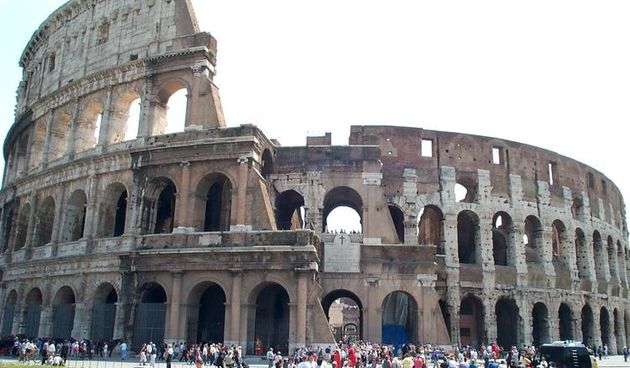 Koloseum u Rimu ( foto: ironworks.cc)